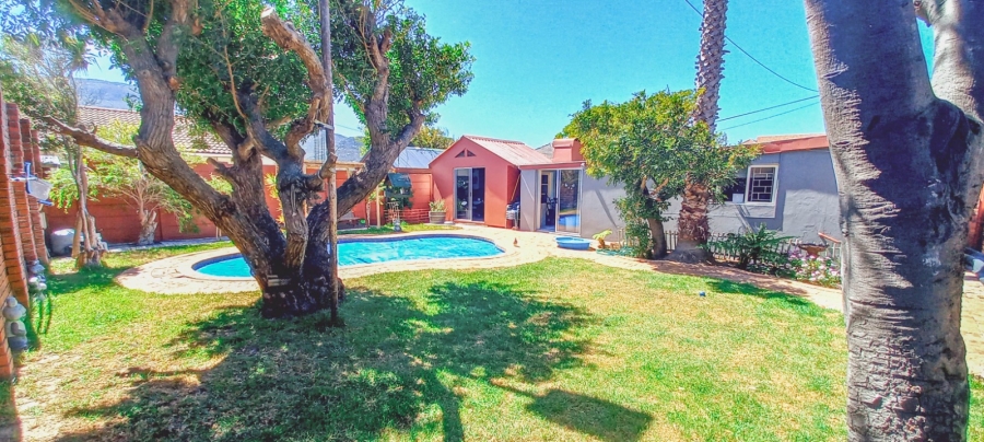4 Bedroom Property for Sale in Fish Hoek Western Cape